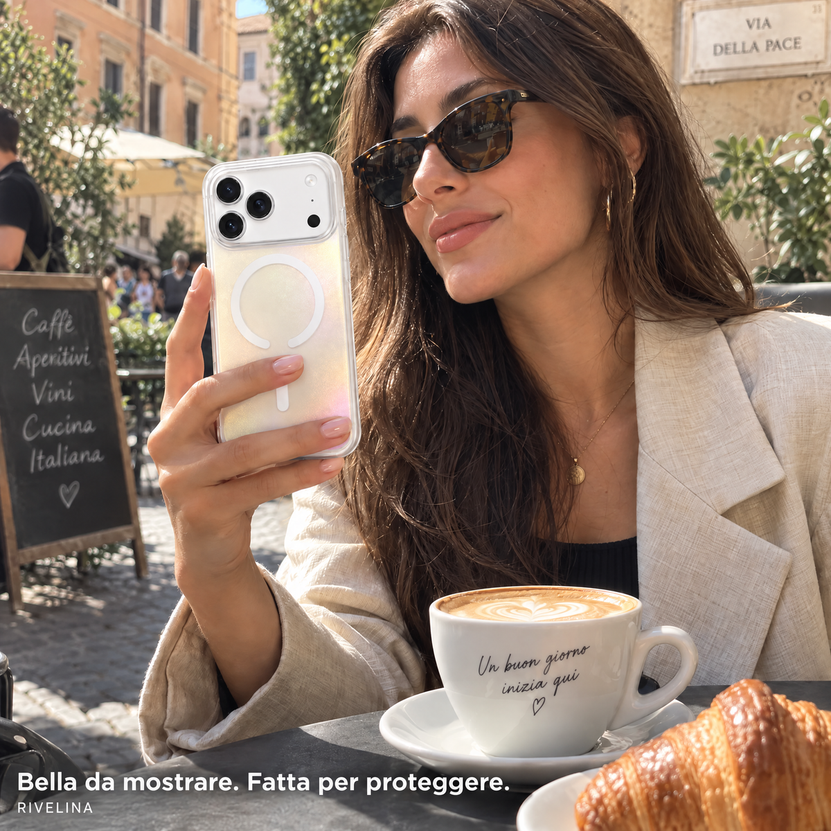 Funda Glamour Iridiscente con Colgante Rivelina™
